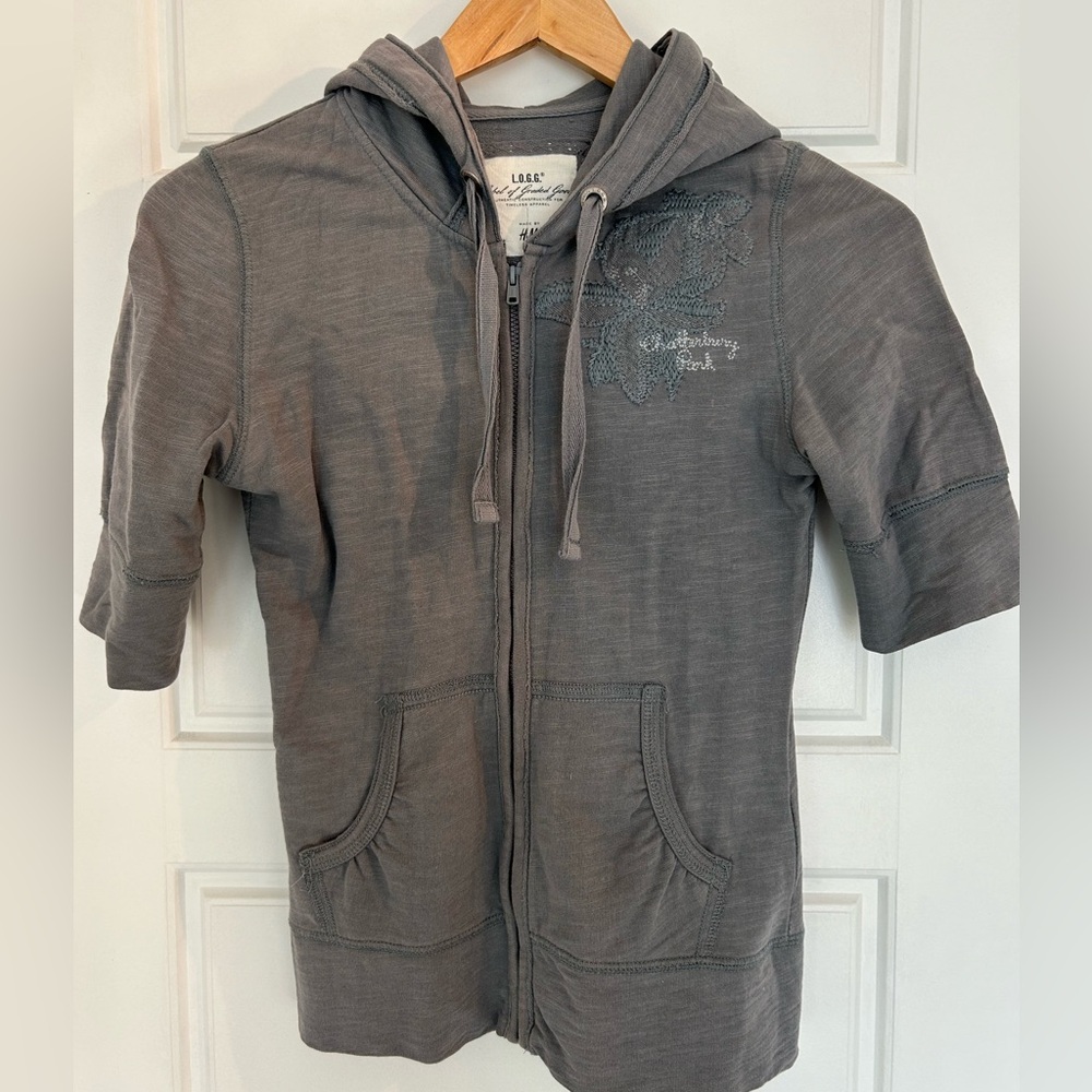 H&M short sleeve gray hoodie